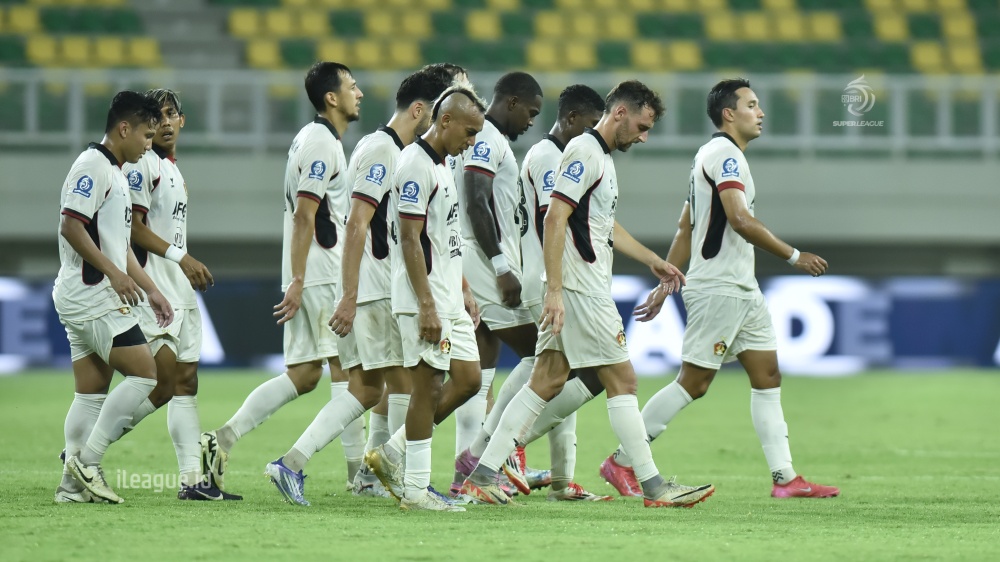 Persik Kediri bersiap menghadapi laga kandang perdananya pada pekan ke-5 Super League 2025/2026 dengan menjamu Malut United.