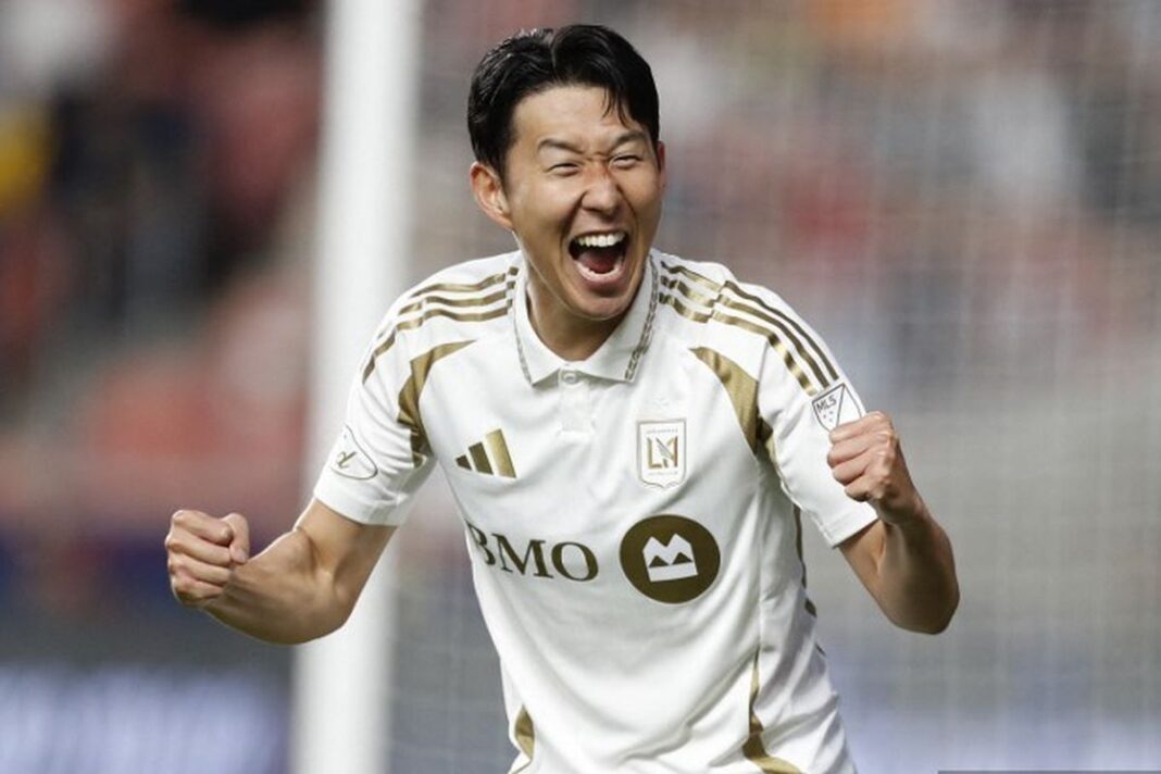 Son Heung-min merayakan hattrick pertamanya di Major League Soccer dengan performa gemilang bersama Los Angeles FC.