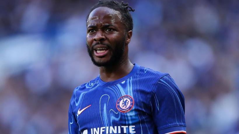 Asosiasi Pesepakbola Profesional atau PFA dikabarkan tengah melakukan pembicaraan dengan Chelsea beserta Raheem Sterling dan Axel Disasi.