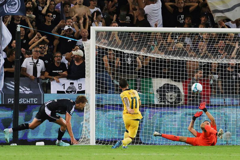 AC Milan berhasil menang dengan sangat meyakinkan di kandang Udinese setelah mereka mencetak tiga gol tanpa balas.