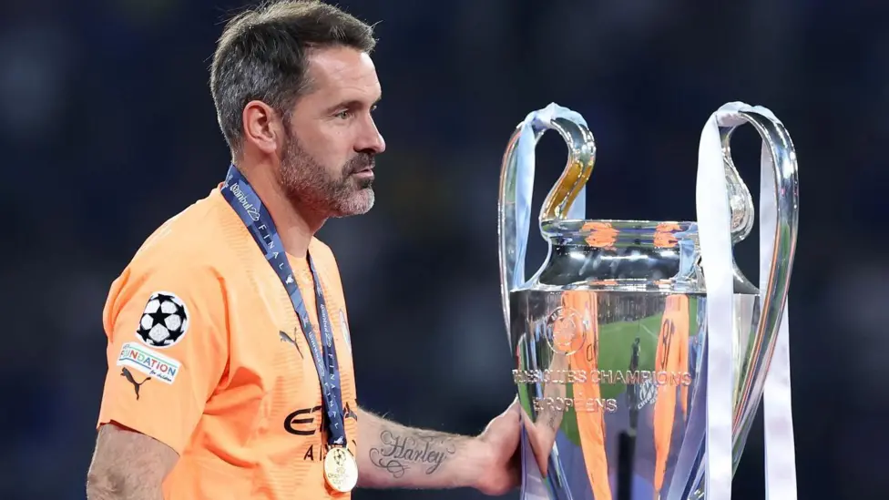 Carson Setelah lebih dari dua dekade membela berbagai klub, Scott Carson resmi mengumumkan pensiun dari dunia sepak bola profesional.