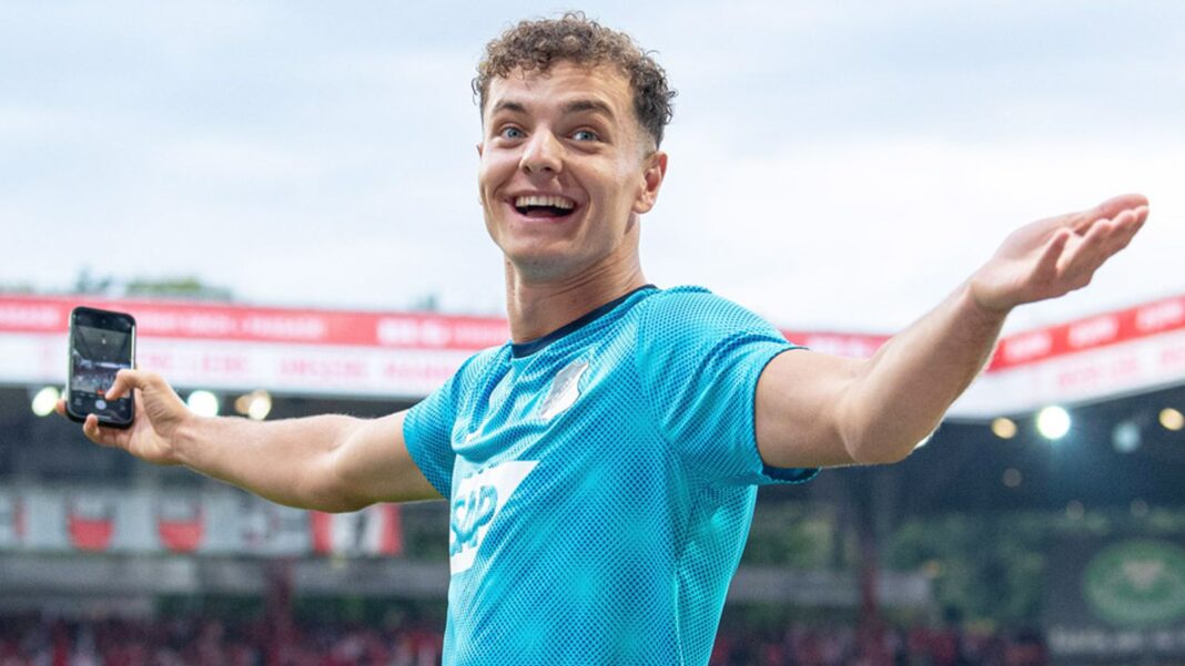 Fisnik Asllani Fisnik Asllani