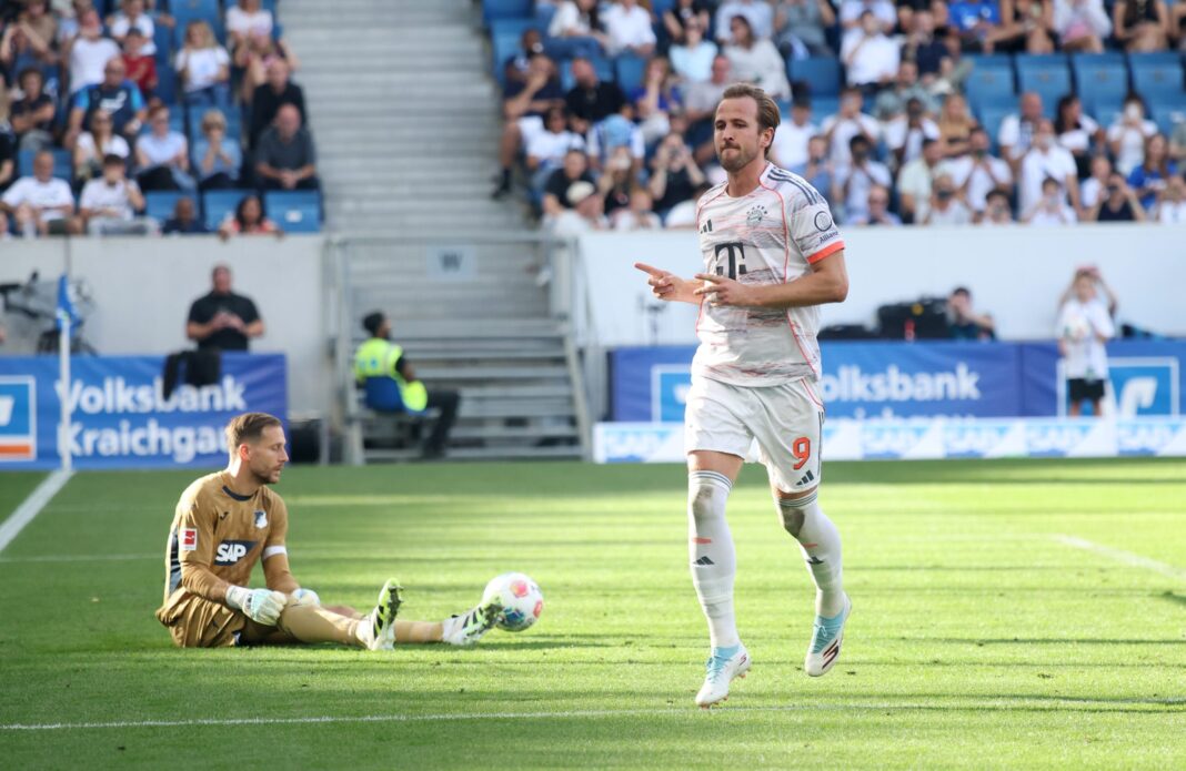 Bayern Munich berhasil mencuri poin penuh di kandang Hoffenheim setelah merek melibas sang lawan dengan skor mencolok 1-4.