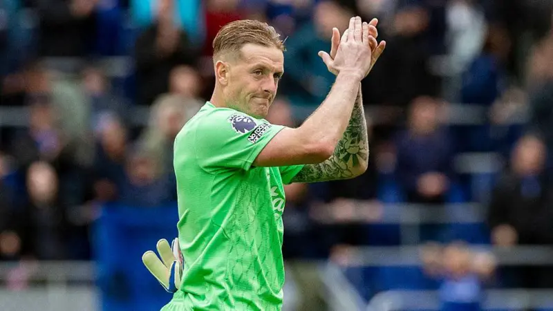 Kiprah Jordan Pickford di Everton dinilai sebagai faktor penentu nasib The Toffees antara bertahan di Premier League atau terdegradasi.