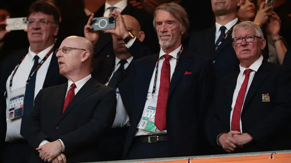 Klaim Turki Alalshikh mengenai proses penjualan Manchester United kepada investor baru ditampik keras oleh sumber internal klub.