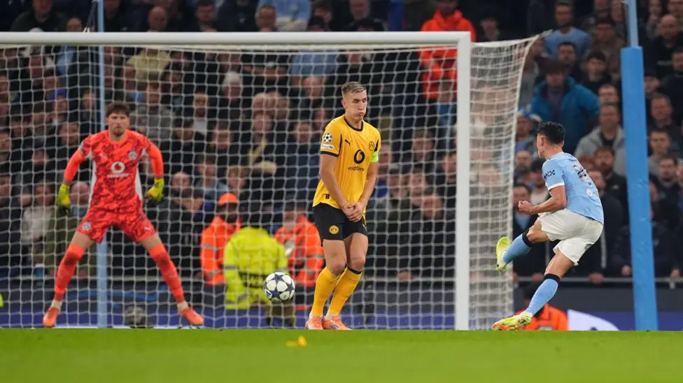 Manchester City berhasil memperkokoh posisi mereka di fase liga Liga Champions dengan mengalahkan Borussia Dortmund.