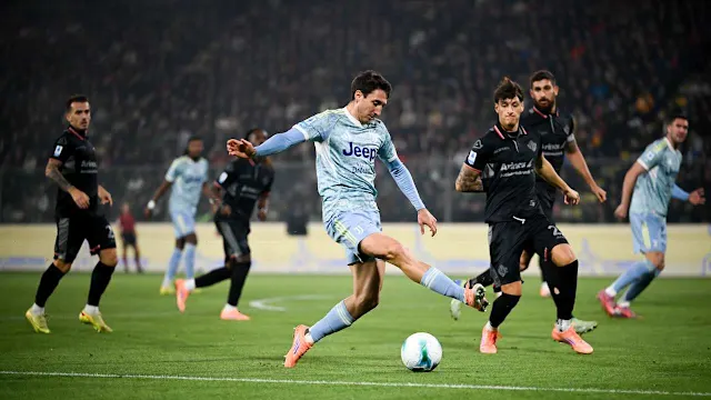 Juventus masih terlalu tangguh untuk Cremonese, meski bermain di kandang lawan, Juventus menang dengan skor tipis 1-2.