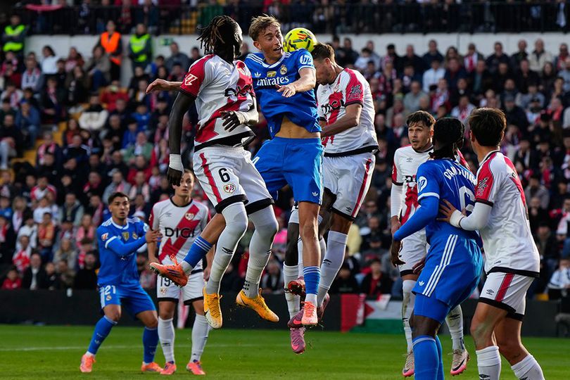 Rayo Vallecano secara mengejutkan berhasil menahan imbang lawan berat, Real Madrid di rumah sendiri usai bermain dengan skor 1-1.