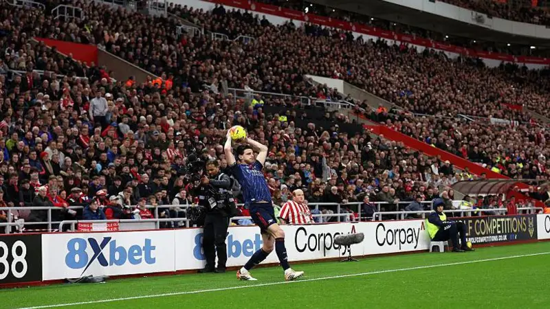Sunderland memajukan papan iklan di sekeliling stadion