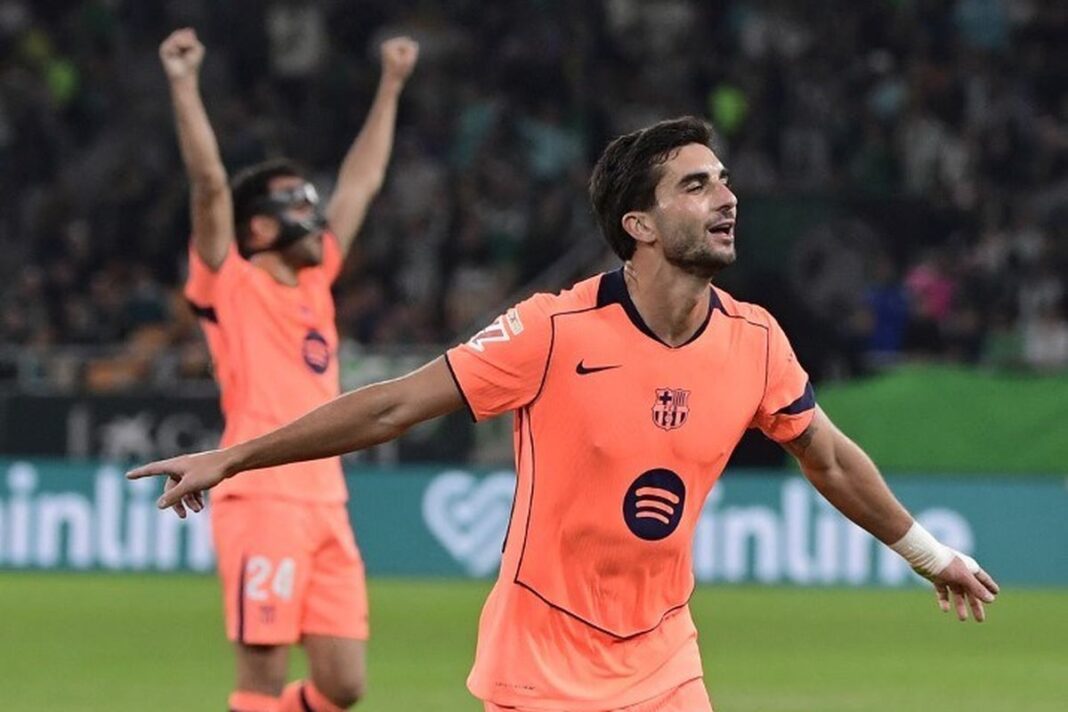 Barcelona sukses mencuri tiga poin di laga penuh dengan gol, bertamu ke Real Betis, Barcelona menang dengan skor 3-5.