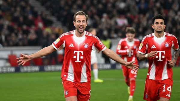 Bayern Munich berpesta gol ke gawang Stuttgart dengan mencetak lima gol tanpa balas, Harry Kane sukses cetak hattrick pada laga ini.