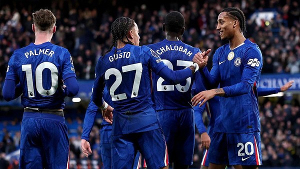 Everton masih belum ada apa-apanya di tangan Chelsea, bermain di Stamford Brigdge, The Blues menang dengan skor 2-0.