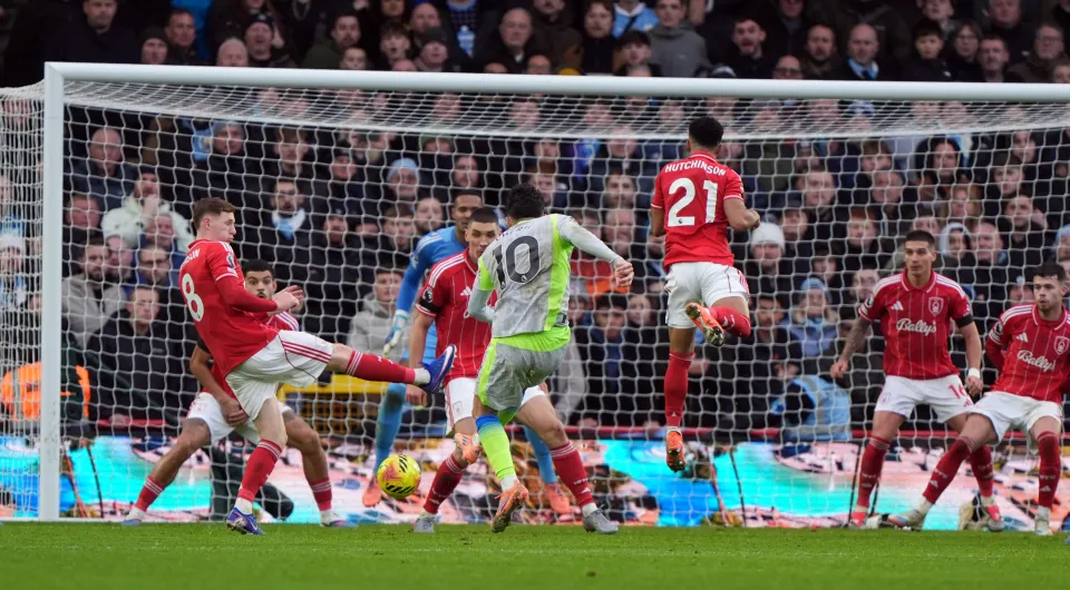 Gol dari Tijjani Reijnders dan Rayan Cherki bawa Manchester City menang atas Nottingham Forest dengan skor 1-2.