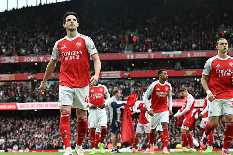 Arsenal terus berada dalam bayang-bayang tekanan dari Manchester City dalam perburuan gelar untuk musim ini.