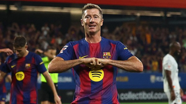 Robert Lewandowski, penyerang senior Barcelona, akhirnya membuka suara mengenai perjalanan kariernya ke depan di Camp Nou.