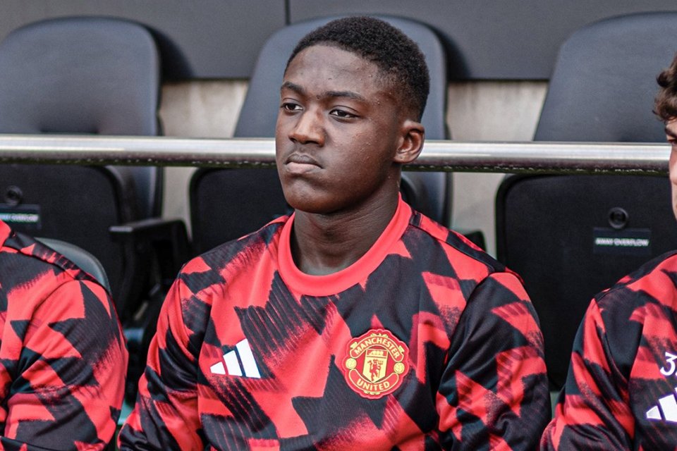 Ruben Amorim, pelatih kepala Manchester United, memberikan pembelaan atas keputusannya untuk tidak menurunkan satu pun pemain akademi.