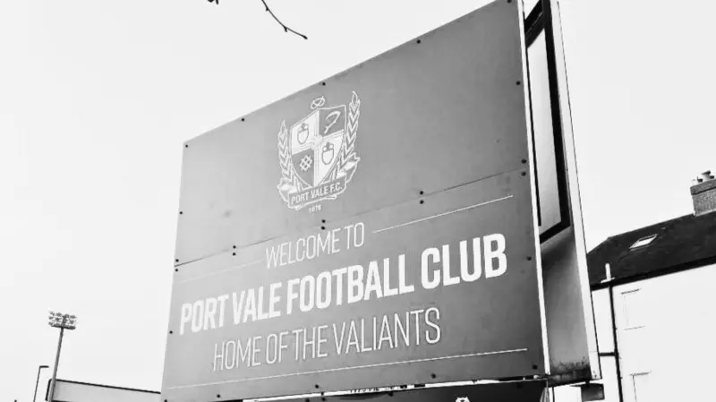 Port Vale mengumumkan kabar duka bahwa seorang pendukungnya yang mengalami kondisi darurat selama pertandingan telah meninggal dunia.