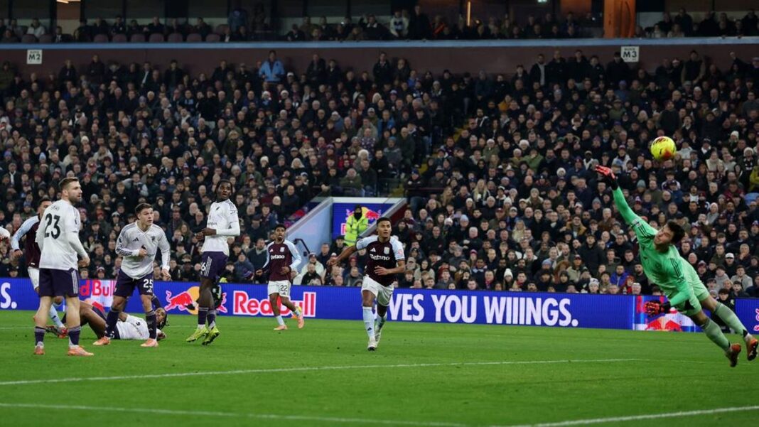 Aston Villa tampaknya masih terlalu kuat untuk tim sekelas Manchester United setelah mereka menang 2-1 di kandang sendiri.