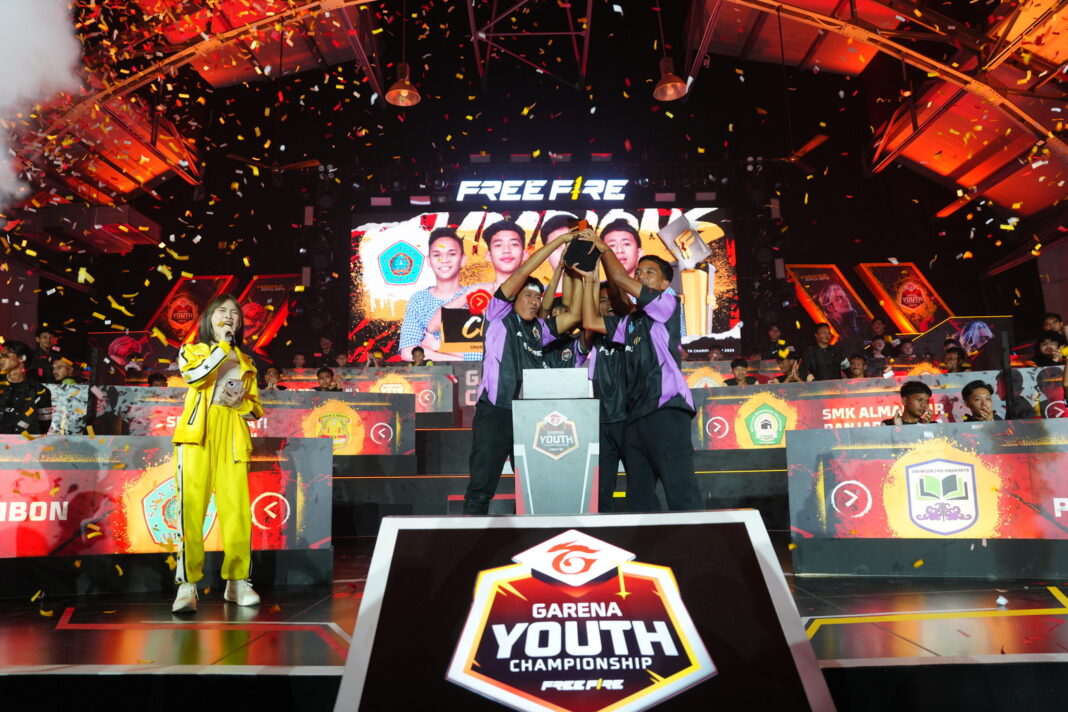 SMAN 5 Ambon menjadi juara Garena Youth Championship Free Fire 2025