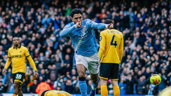 Manchester City mencatatkan kemenangan meyakinkan setelah mengalahkan sang tamu Wolves dengan skor 2-0. di Etihad Stadium.