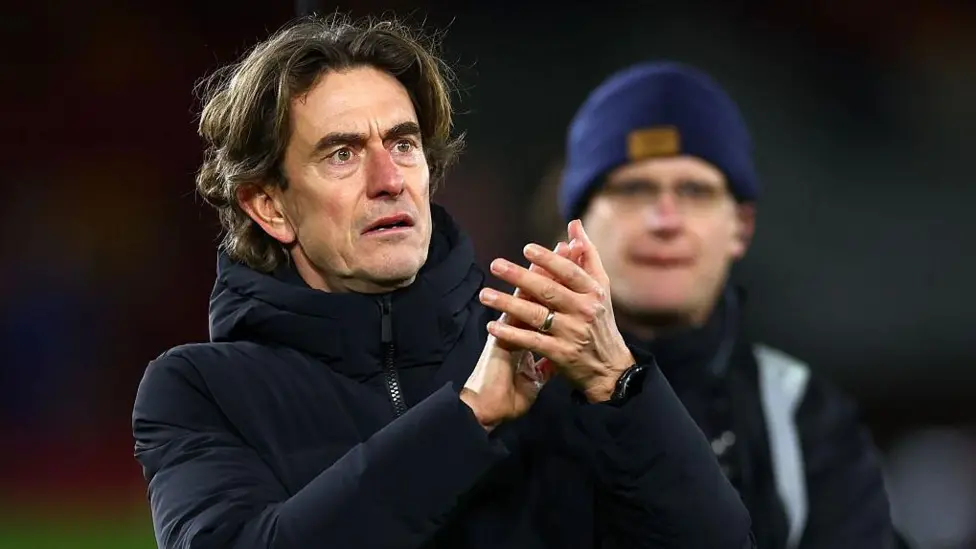 Suara cemoohan dari para pendukung Tottenham Hotspur terdengar sangat jelas di Stadion Gtech pada Kamis malam.