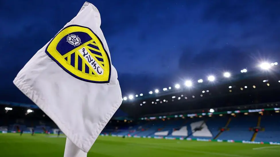 Sebuah kabar duka menyelimuti Elland Road sebelum laga Liga Premier antara Leeds United dan Manchester United pada hari Minggu.