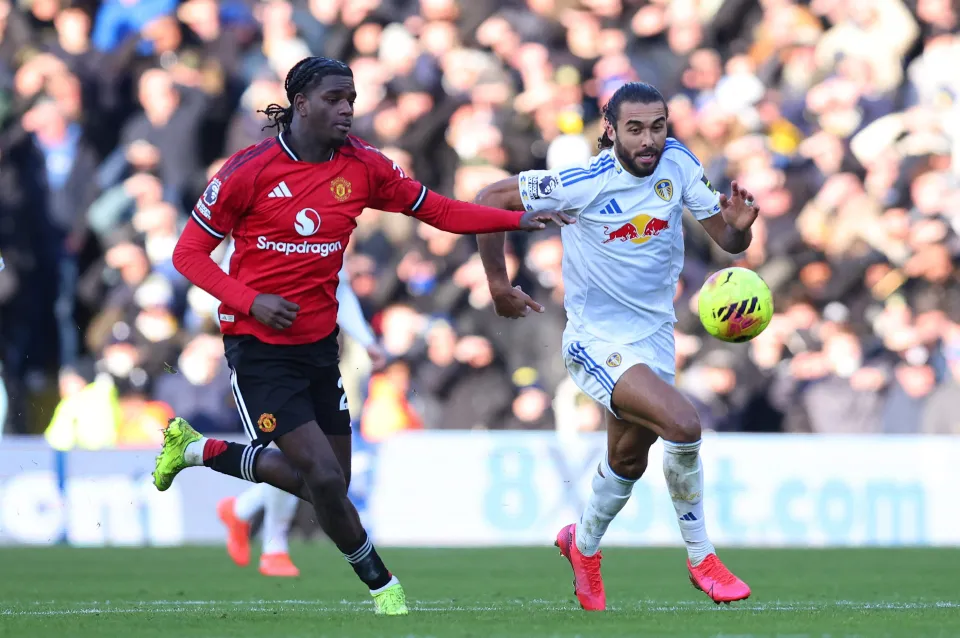 Manchester United berhasil membawa pulang satu poin dari kandang Leeds United setelah keduanya mencetak satu gol masing-masing.