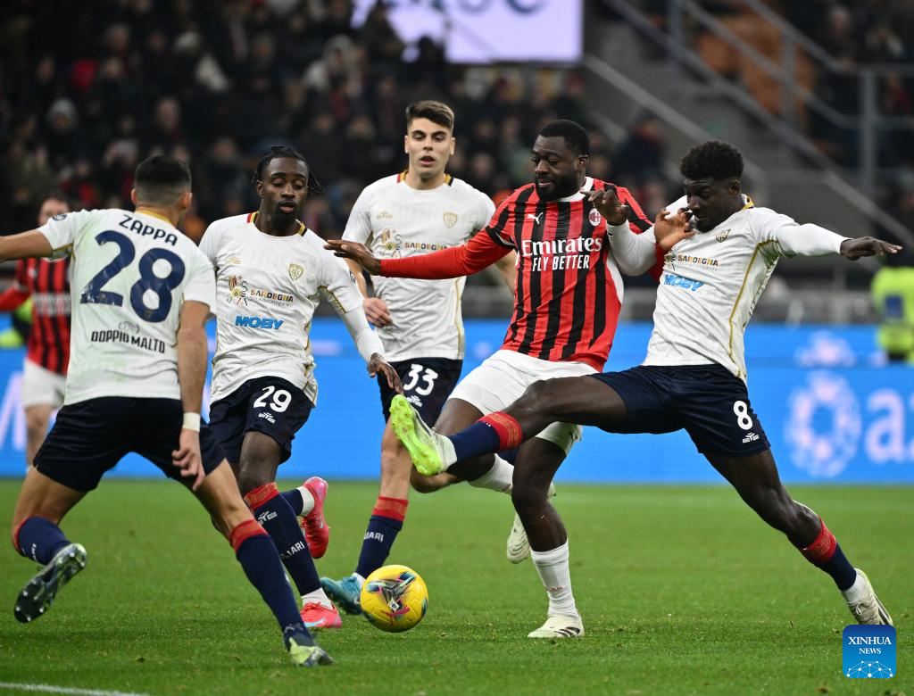 Gol tunggal dari Rafael Leao di menit ke-50 berhasil membawa timnya, AC Milan memenangkan laga melawan Cagliari di kandang lawan.