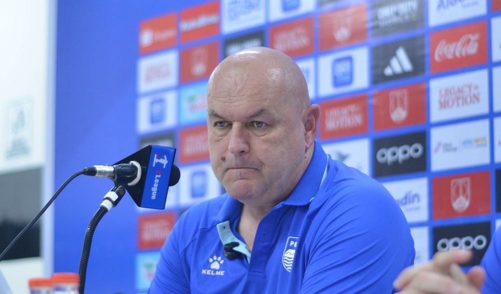 Bojan Hodak, pelatih Persib Bandung pada perss conference (31/1/2026)