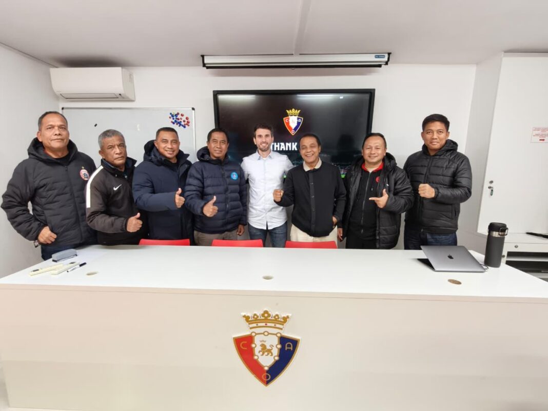 Firman Utina beserta direktur akademi klub Super League lainnya belajar dari Osasuna
