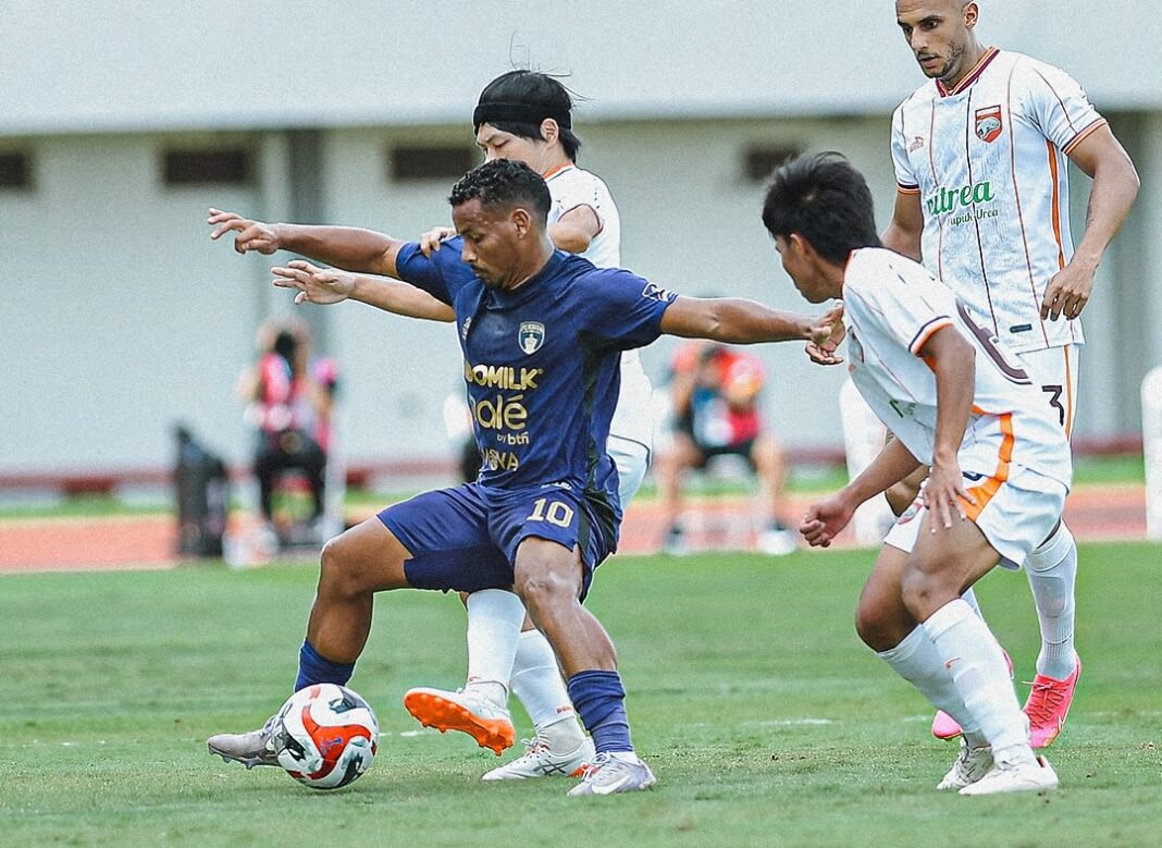 Persita Tangerang vs Borneo FC