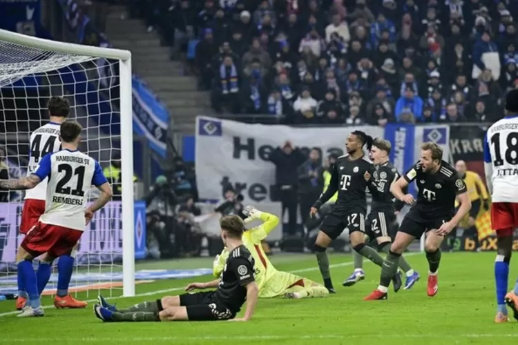 Hamburg SV secara mengejutkan berhasil menjaga satu poin di kandang sendiri setelah menahan imbang tim kuat Bayern Munich 2-2.