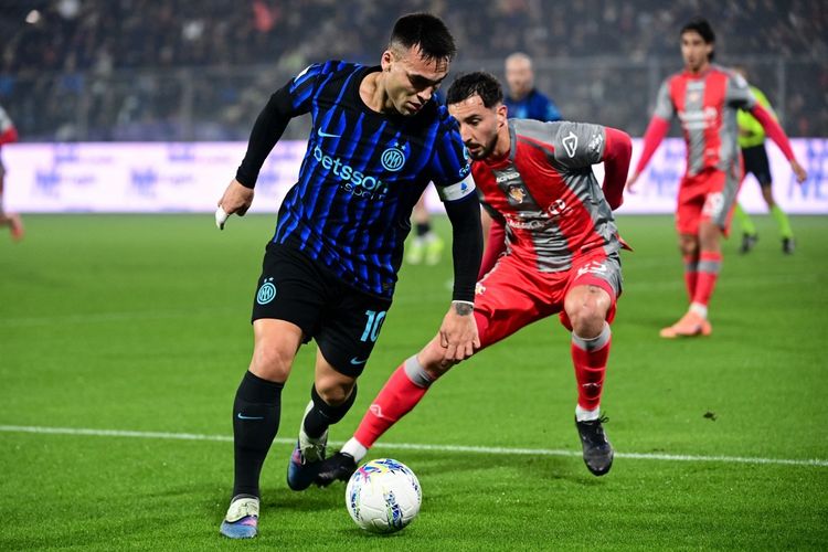 Cremonese gagal menjaga poin di kandang sendiri setelah dicuri penuh oleh sang tamu Inter Milan, skor akhir 0-2.