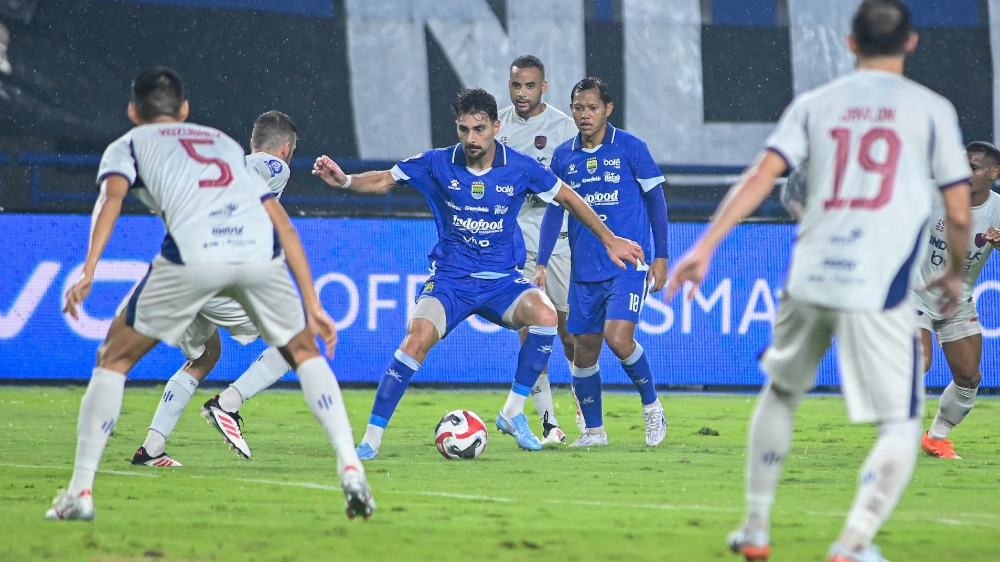 Persib Bandung vs Persita Tangerang