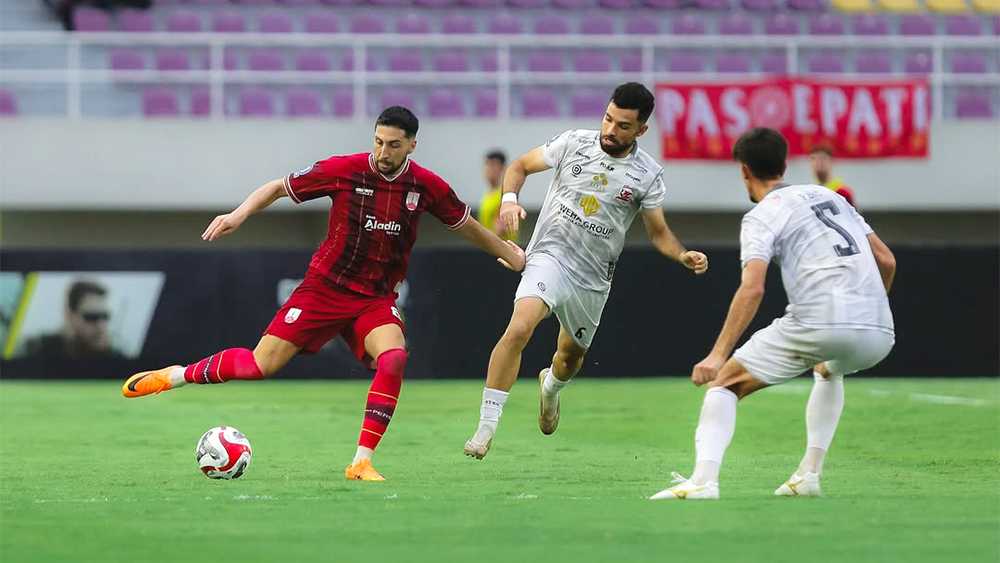 Laga penuh drama tersaji di Stadion Manahan ketika Persis Solo bermain imbang dengan Madura United dalam lanjutan Super League 2025/26.