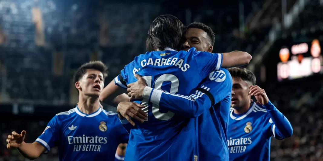 Valencia harus rela kehilangan poin di kandang sendiri setelah sang tamu, Real Madrid membawa pulang tiga poin usai menang 0-2.