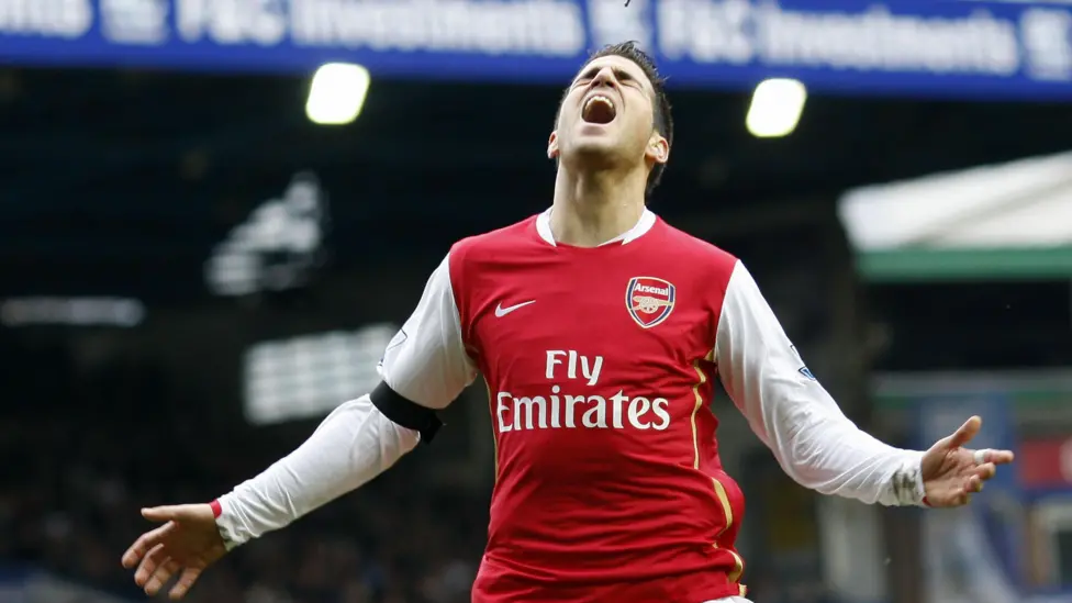 Dua puluh sembilan bulan setelah gelar terakhir, Arsenal kembali dihadapkan pada skenario yang tak asing bagi mereka.