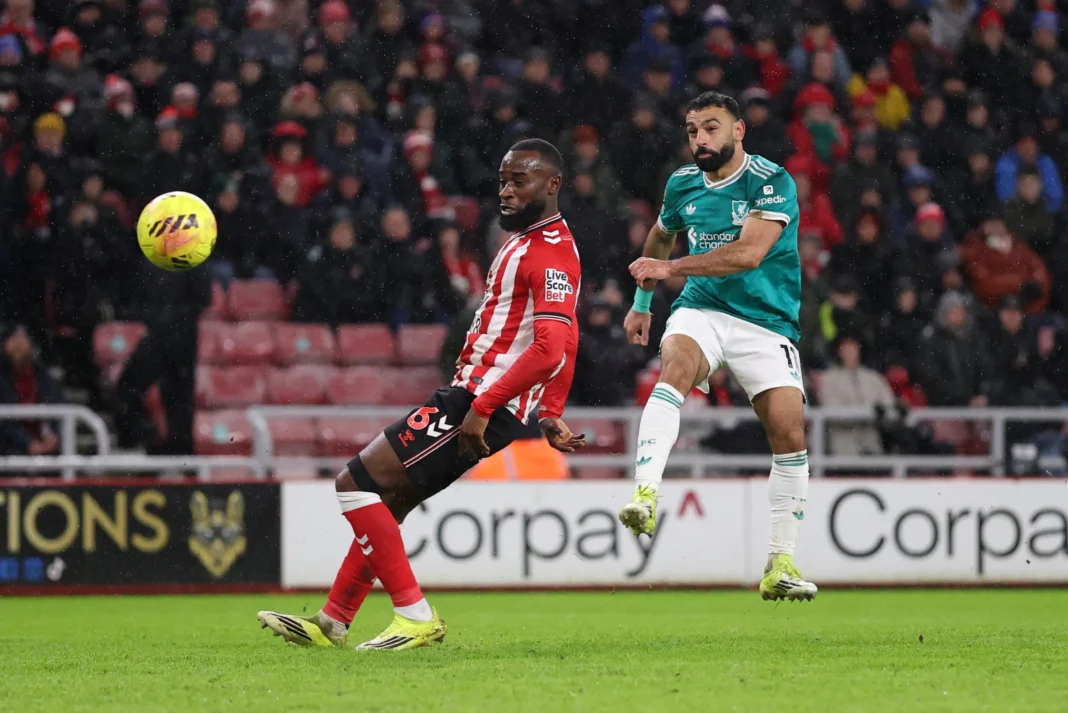 Gol Virgil van Dijk di menit ke-61 berhasil membawa Liverpool menang dengan skor tipis dari tim tuan rumah, Sunderland.