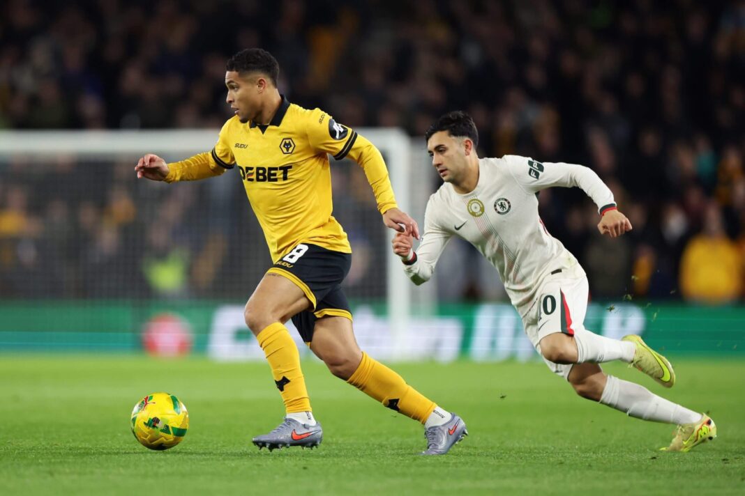 Cole Palmer menjadi bintang Chelsea saat mereka mengalahkan Wolves di kandangnya dengan mencetak tiga gol, skor akhir 1-3.