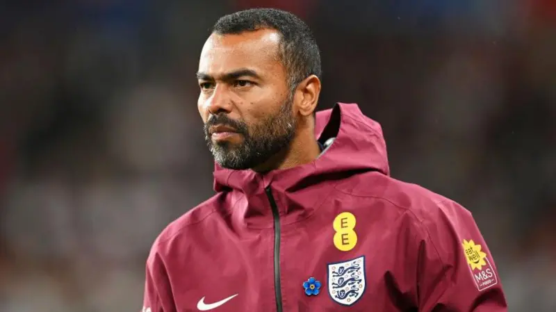 Ashley Cole memulai babak baru dalam kariernya setelah resmi ditunjuk sebagai manajer klub Serie B, Cesena, hingga akhir musim ini.