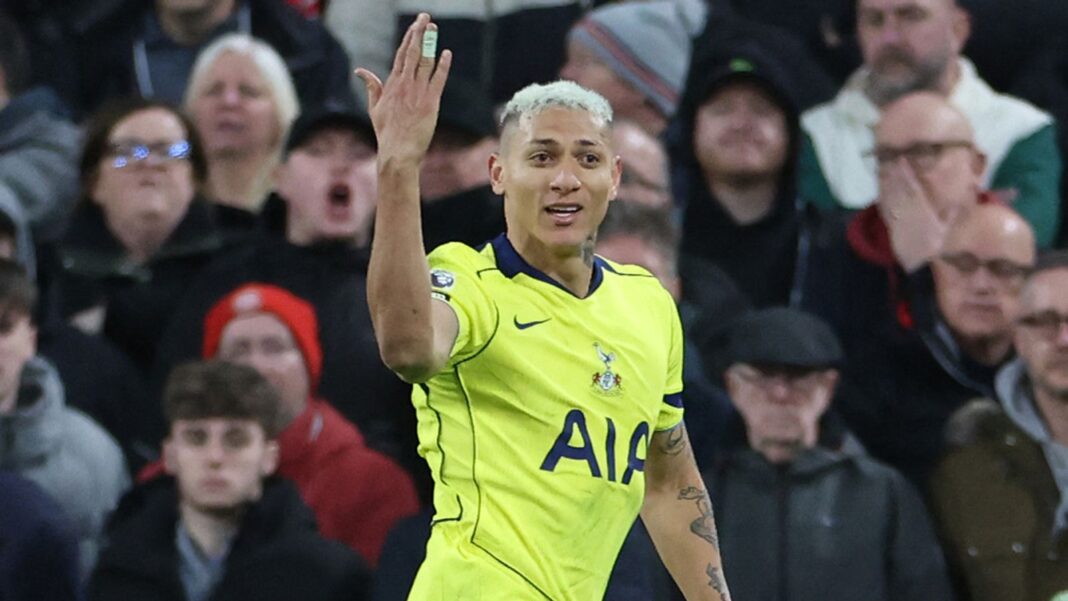 Di tengah gemuruh Anfield yang mencekam, Richarlison menjelma menjadi pahlawan bagi Tottenham Hotspur dan petaka bagi tuan rumah.