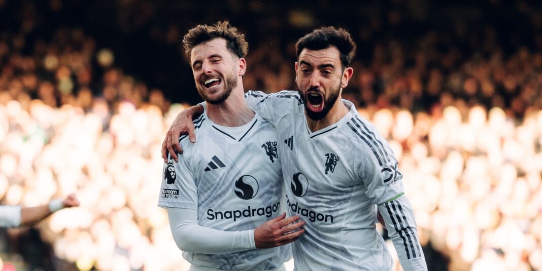 Manchester United memperpanjang rekor tak terkalahkannya setelah menaklukkan Crystal Palace 2-1 di Old Trafford.