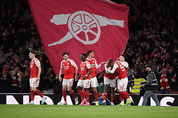 LONDON, INGGRIS - 14 Maret: Viktor Gyokeres, Bukayo Saka, Declan Rice, Cristhian Mosquera, Max Dowman, William Saliba dan Gabriel Martinelli dari Arsenal merayakan gol pertama tim mereka selama pertandingan Liga Premier antara Arsenal dan Everton di Stadion Emirates pada 14 Maret 2026 di London, Inggris. (Foto oleh Alex Burstow/Arsenal FC via Getty Images)