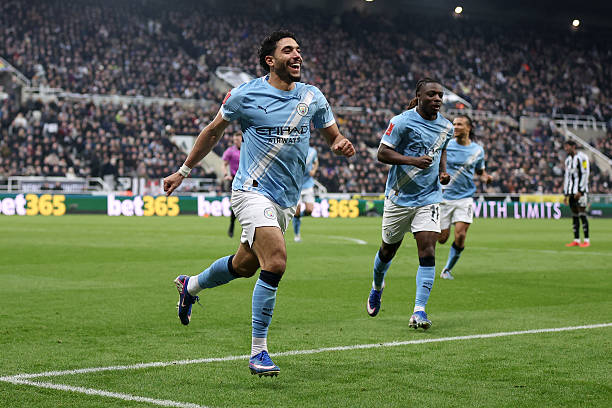 NEWCASTLE UPON TYNE, INGGRIS - 7 Maret 2026: Omar Marmoush dari Manchester City merayakan gol kedua timnya selama pertandingan putaran kelima Piala FA Emirates antara Newcastle United dan Manchester City di St. James' Park di Newcastle upon Tyne, Inggris. (Foto oleh George Wood/Getty Images)