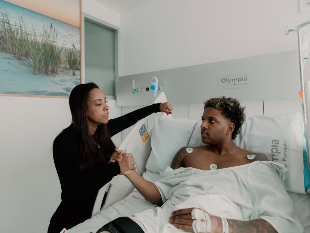 Rodrygo membagikan kondisinya setelah menyelesaikan operasi ACL. Kini ia akan fokus pada proses pemulihan (Instagram/@rodrygogoes)