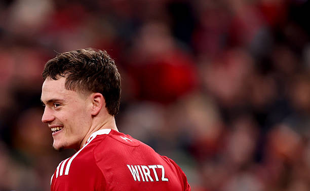 LIVERPOOL, INGGRIS - 27 Desember 2025: Florian Wirtz dari Liverpool selama pertandingan Liga Premier antara Liverpool dan Wolverhampton Wanderers di Anfield pada 27 Desember 2025 di Liverpool, Inggris. (Foto oleh Carl Recine/Getty Images)